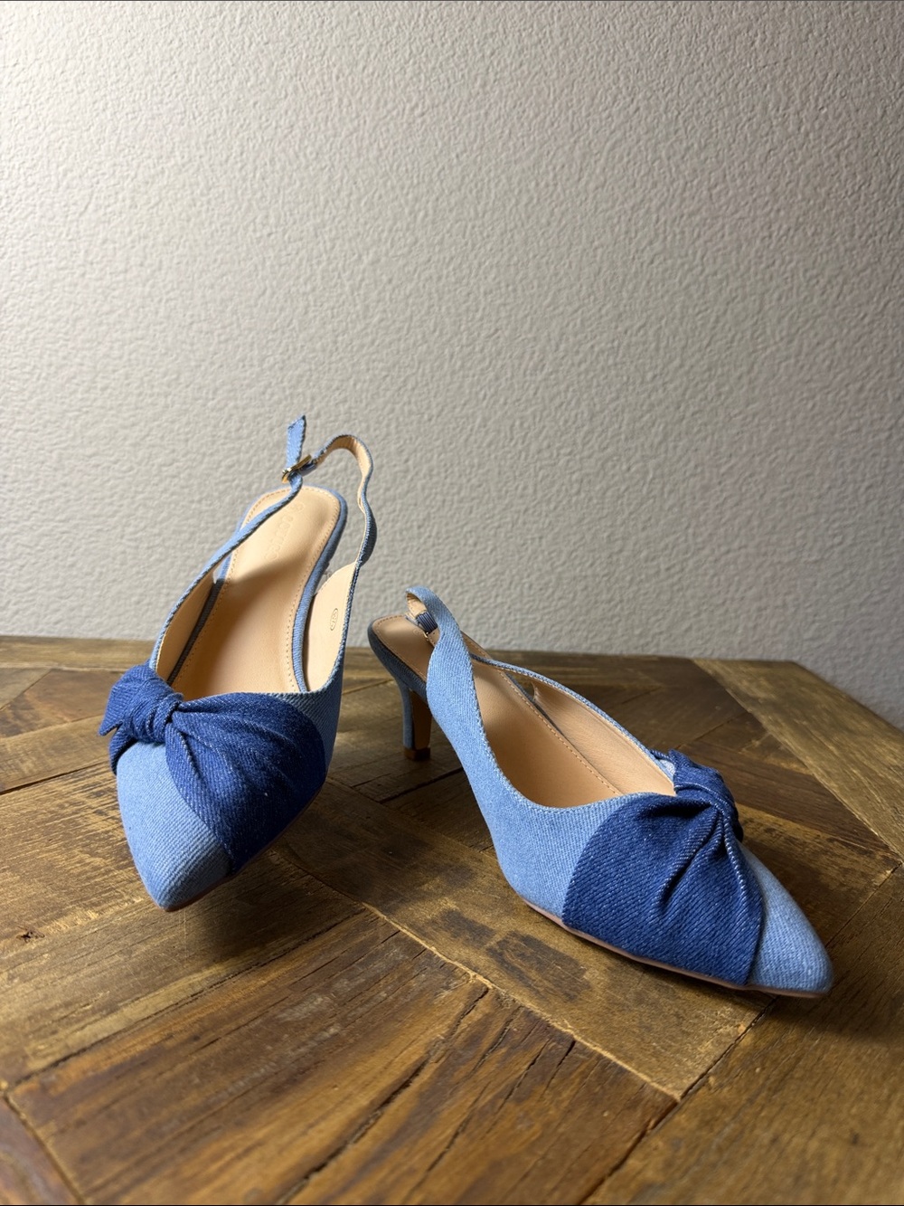 Size 8.5 Coutgo Denim Knot Slingback Heels in Blue - Women